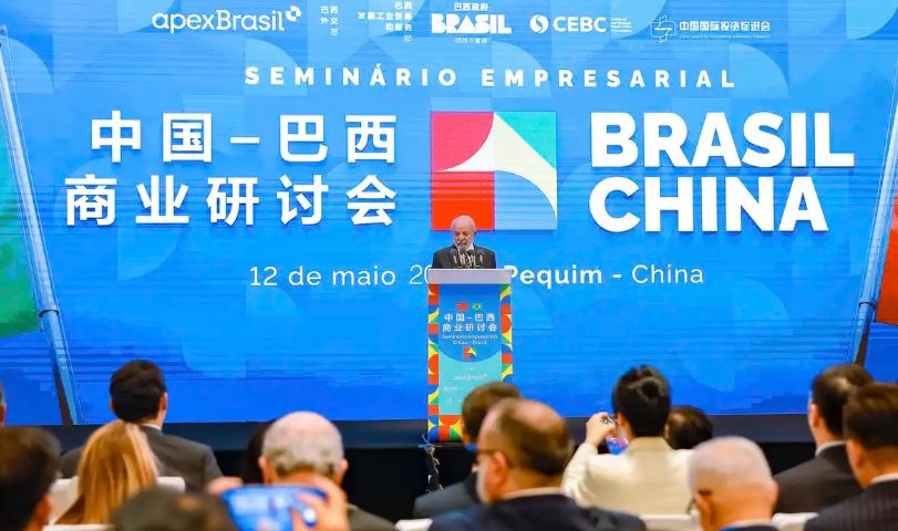 Você está visualizando atualmente China ampliará em US$ 27 bilhões investimentos no Brasil, anuncia Lula