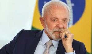 Leia mais sobre o artigo Lula está bem e permanece em repouso no Alvorada