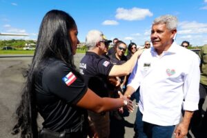 Leia mais sobre o artigo Jerônimo participa do São João de Itapetinga e destaca impacto cultural e econômico