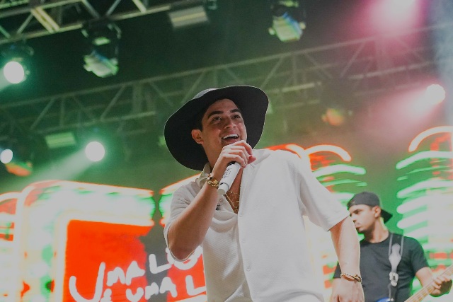 Você está visualizando atualmente Natanzinho Lima estreia no São João da capital baiana com show em Paripe