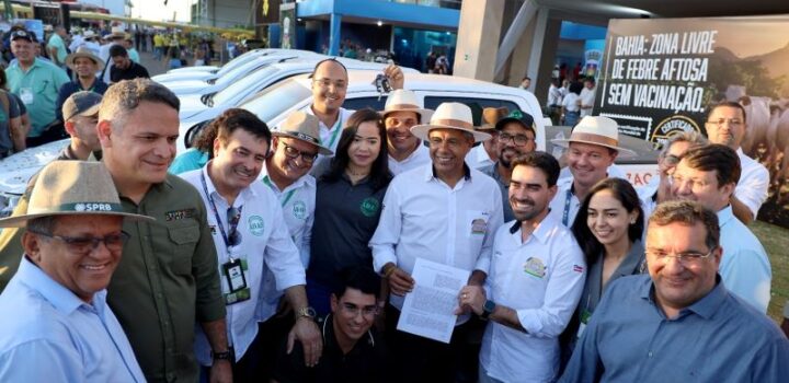 Bahia Farm Show: Estado entrega veículos para a fiscalização da produção agropecuária