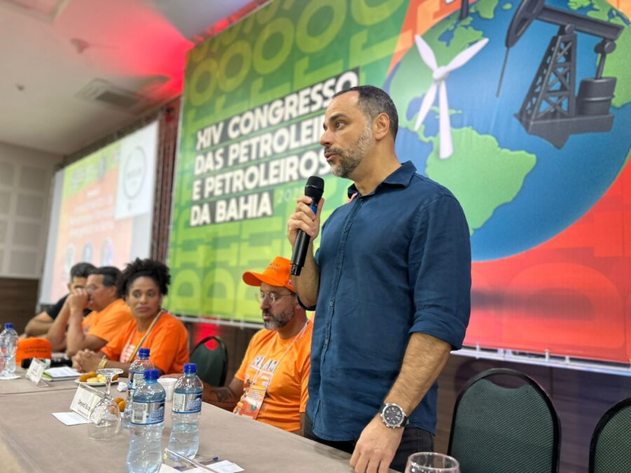 Você está visualizando atualmente Secretário Augusto Vasconcelos destaca geração de empregos e fortalecimento da indústria em congresso