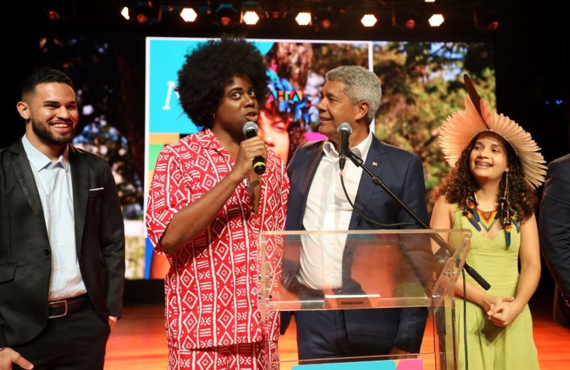 Você está visualizando atualmente Revista Nova Bahia traz histórias de transformação e protagonismo popular em nova edição