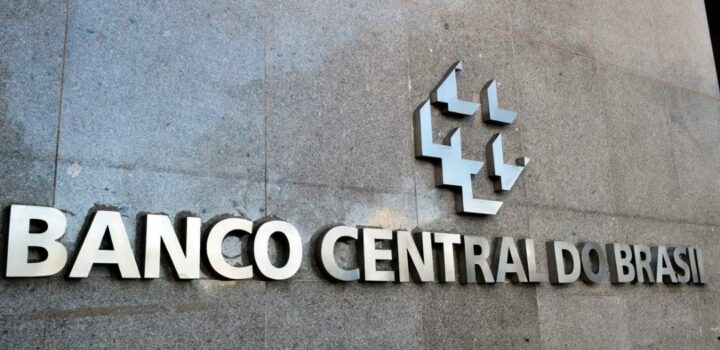 Mercado financeiro reduz previsão da inflação para 5,2%