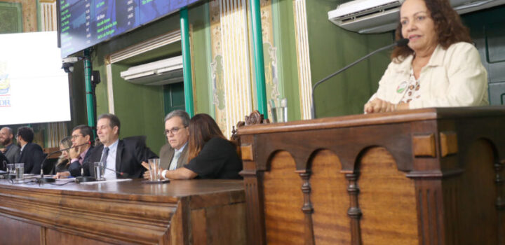 Greve dos professores municipais pauta debates na Câmara