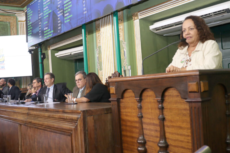 Você está visualizando atualmente Greve dos professores municipais pauta debates na Câmara