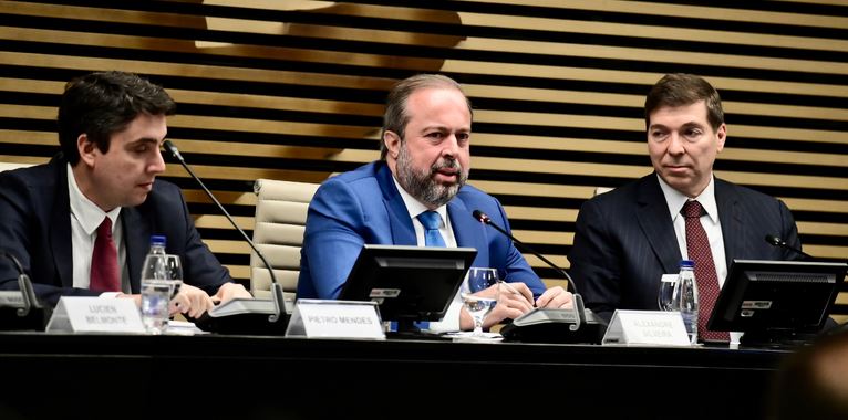 Alexandre Silveira defende gás mais barato para reindustrializar o Brasil