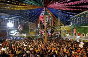 Leia mais sobre o artigo Como atrair turistas para as festas juninas