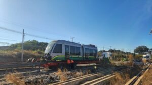 Leia mais sobre o artigo Última remessa de trens do VLT de Salvador segue para adequações em São Paulo