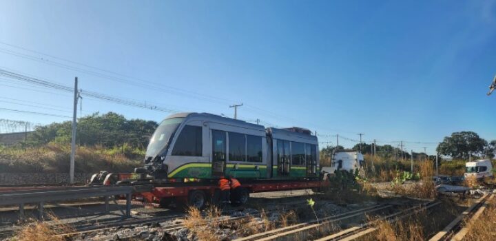 Última remessa de trens do VLT de Salvador segue para adequações em São Paulo