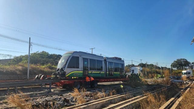 Última remessa de trens do VLT de Salvador segue para adequações em São Paulo