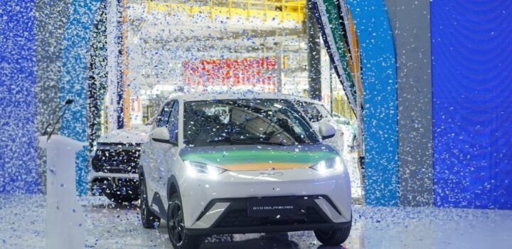 BYD alcança marco de vendas com o BYD Dolphin Mini no Brasil e entrega a unidade 35 mil