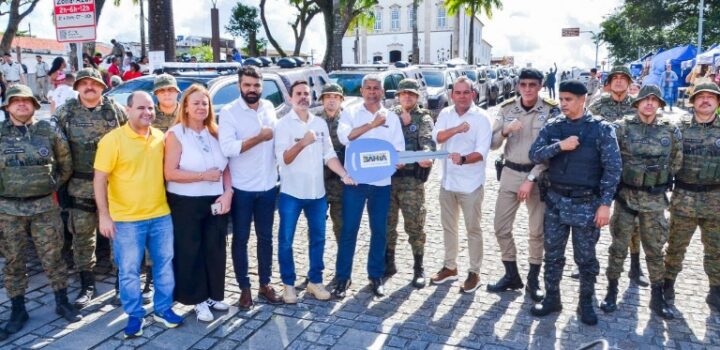 Geraldo Júnior reforça integração de políticas públicas no combate à violência em ações no Bonfim