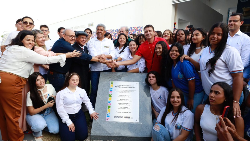 Você está visualizando atualmente Governo entrega obras e fortalece infraestrutura hídrica, urbana e rural de Anagé