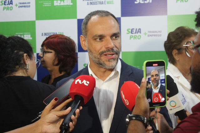 Augusto Vasconcelos rebate Bruno Reis e defende soberania nacional