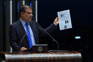 Leia mais sobre o artigo Senadores vão aos EUA negociar ‘tarifaço’ de Trump