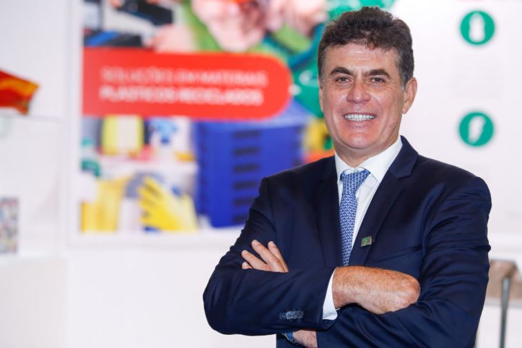Você está visualizando atualmente Tarifa de 50% dos EUA a produtos brasileiros ameaça indústria de alto valor agregado, alerta ABIPLAST