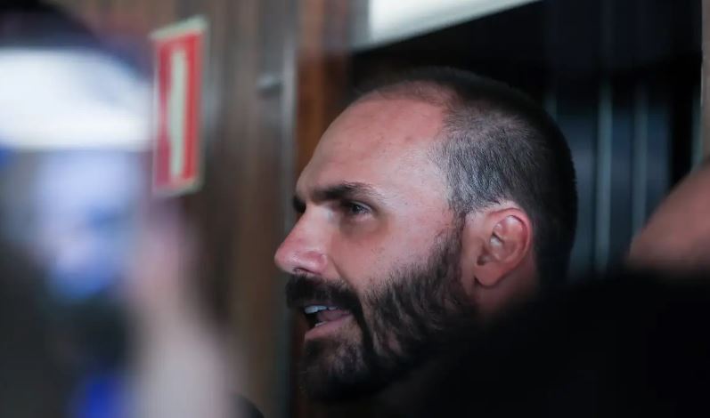 Câmara: PT pede suspensão do mandato de Eduardo Bolsonaro