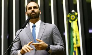 Leia mais sobre o artigo Líderes do PT pedem prisão de Eduardo Bolsonaro ao STF