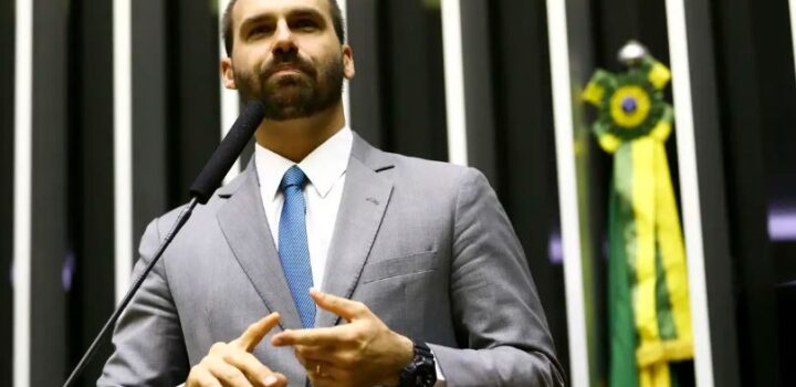 Líderes do PT pedem prisão de Eduardo Bolsonaro ao STF