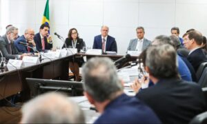 Leia mais sobre o artigo Governo busca negociação com EUA e pede apoio de empresários