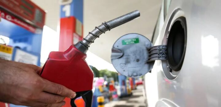 Combustível: governo prevê queda de preço se petróleo mantiver cotação
