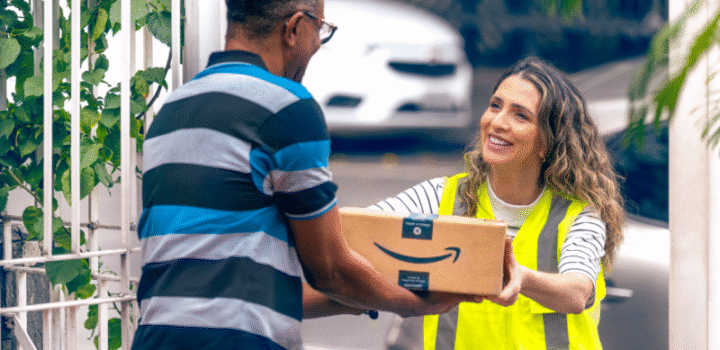 Amazon celebra marca de 200 polos logísticos no Brasil e amplia programas para entregas rápidas pelo país
