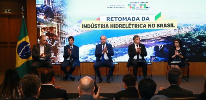 Silveira celebra retomada da indústria hidrelétrica no Brasil com investimentos de R$ 8 bilhões em PCH’s