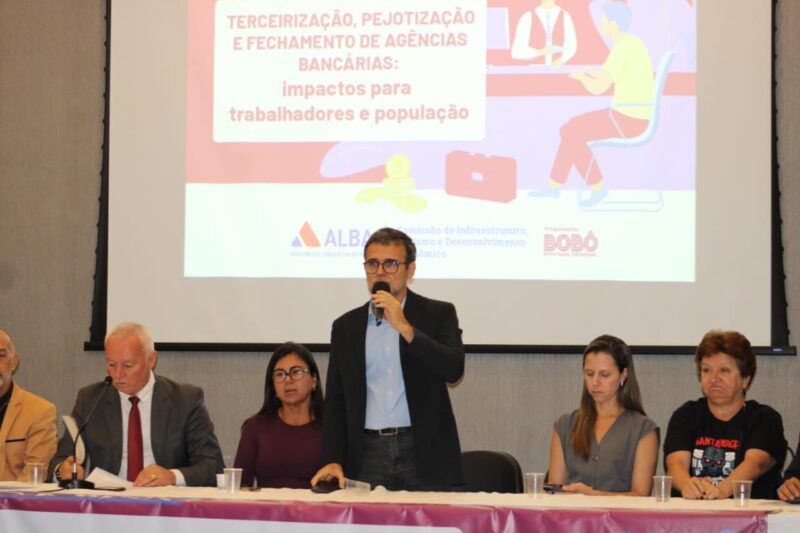 Sindicato denuncia pejotização, terceirização e fechamento de agências bancárias