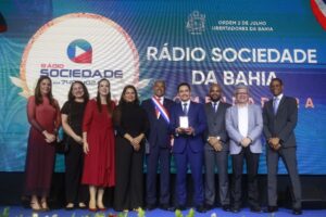 Leia mais sobre o artigo Governador entrega Medalhas da Ordem 2 de Julho em cerimônia no MAC Bahia