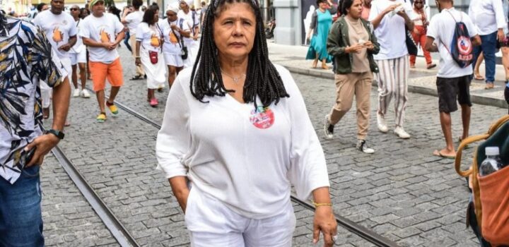 Vereadora Marta questiona prefeitura sobre  contrato do aterro sanitário