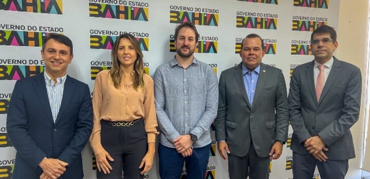 Vice-governador se reúne com empresa de agua de coco para tratar da taxação