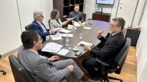 Leia mais sobre o artigo Governo e Fieb apresentam propostas no MDIC para minimizar impactos do tarifaço