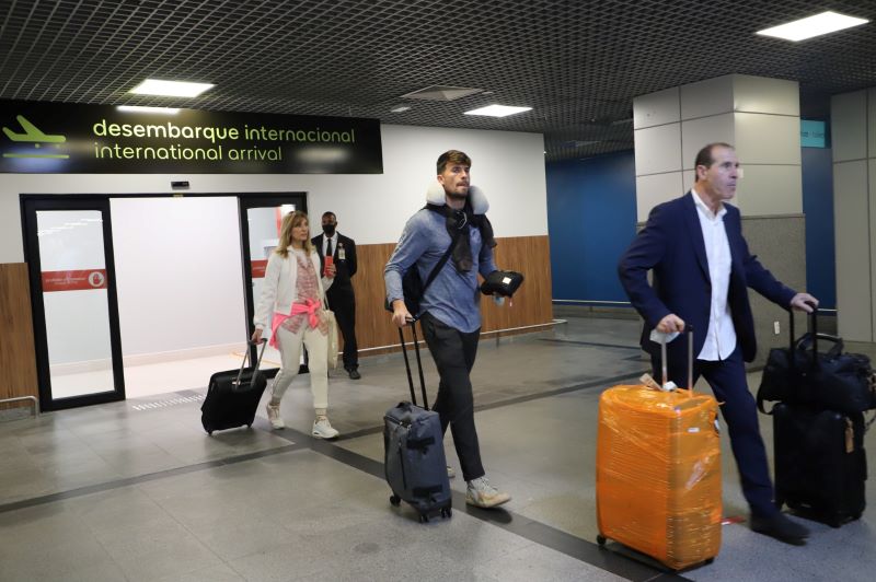Você está visualizando atualmente Ampliação da malha aérea e promoção do destino Bahia fazem aumentar turistas estrangeiros