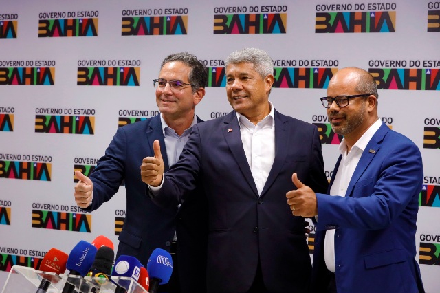 Você está visualizando atualmente Jerônimo anuncia novos secretários da Administração e da Ciência e Tecnologia
