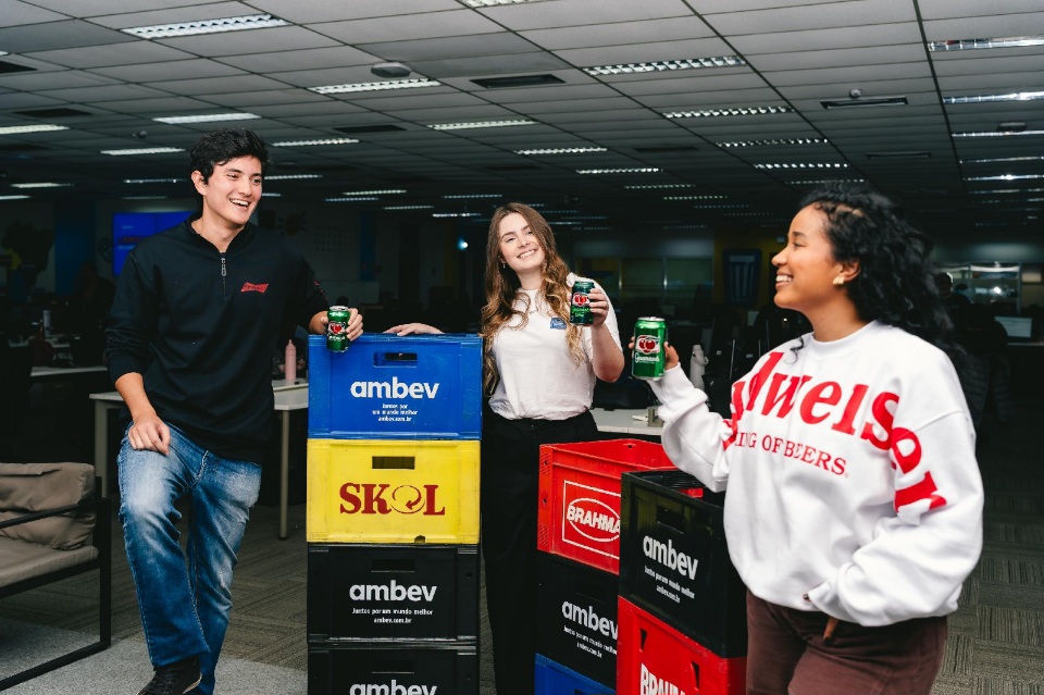 Ambev abre inscrições para os Programas de Trainee e Estágio 2026