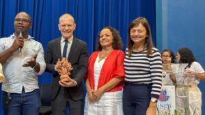 Leia mais sobre o artigo Aladilce apoia fóruns de enfermagem e apela a Otto Alencar por votação da PEC-19