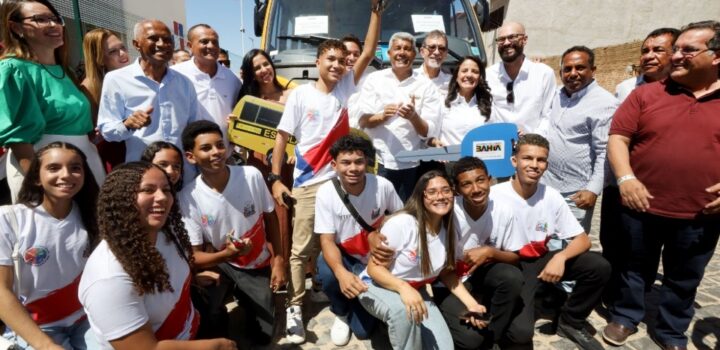 Governador inaugura obras em  Ibotirama