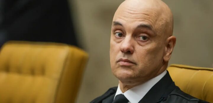 Moraes decreta prisão domiciliar de Bolsonaro