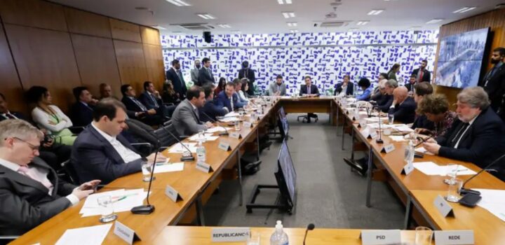 Câmara apresenta texto sobre adultização infantil nas redes em 30 dias