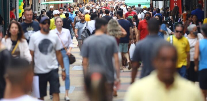 População estimada do país chega a 213,4 milhões em 2025
