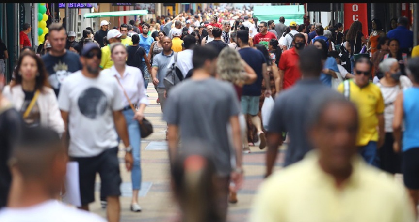 População estimada do país chega a 213,4 milhões em 2025