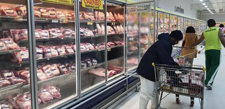 Ocupação no comércio cresce pelo terceiro ano seguido e chega a 10,5 milhões de pessoas