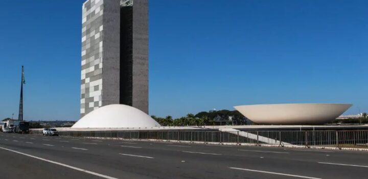 Congresso na volta do recesso parlamentar e tem lista de prioridades: caso Zambelli é um deles