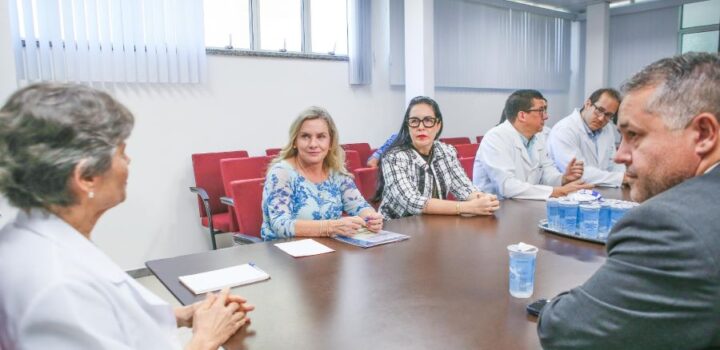 Deputada Ivana Bastos participa de reunião da Comissão de Saúde e Liga Bahiana Contra o Câncer