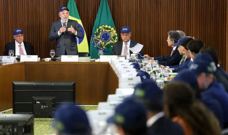 Lula reafirma soberania e diz que Brasil não aceitará ofensas