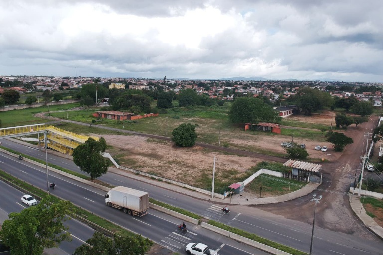 Governo faz cessão de terreno para construção de policlínica em Feira de Santana