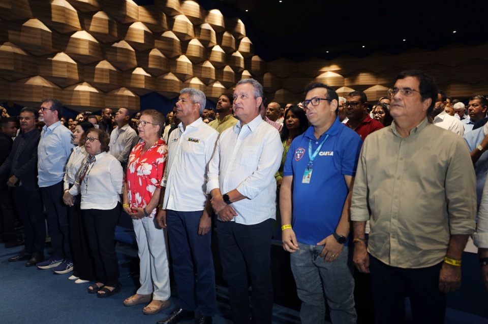 Jerônimo e Rui Costa anunciam construção de habitações do MCMV
