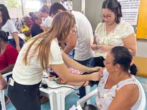 Leia mais sobre o artigo Ferry do Bem leva atendimento de saúde  gratuito a usuários
