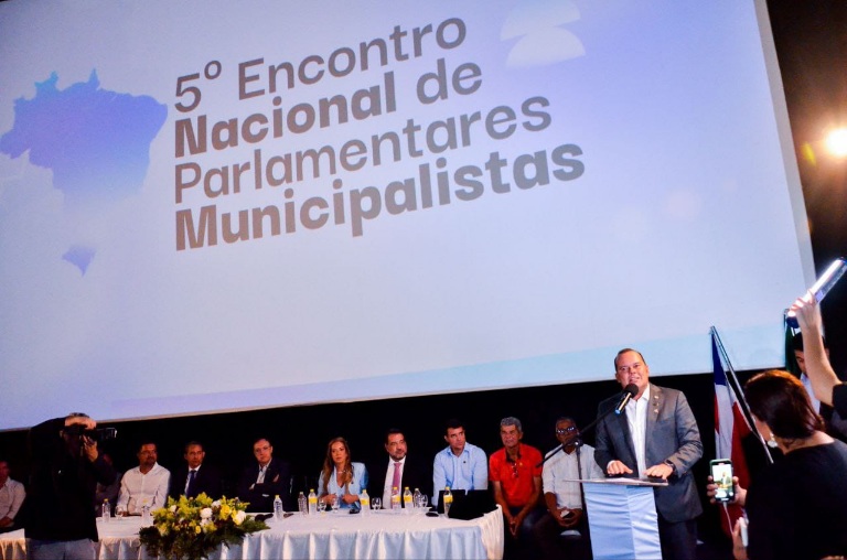 Vice-governador  destaca fortalecimento do municipalismo em encontro